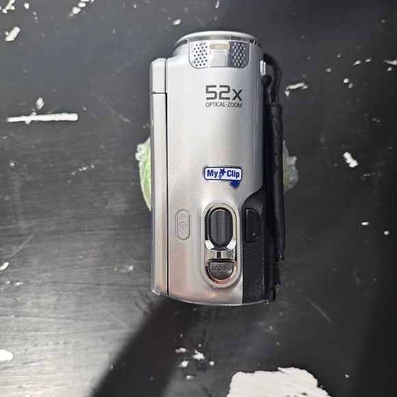 Samsung Silver HD Camcorder Hmx-f80 with Black Digital Case